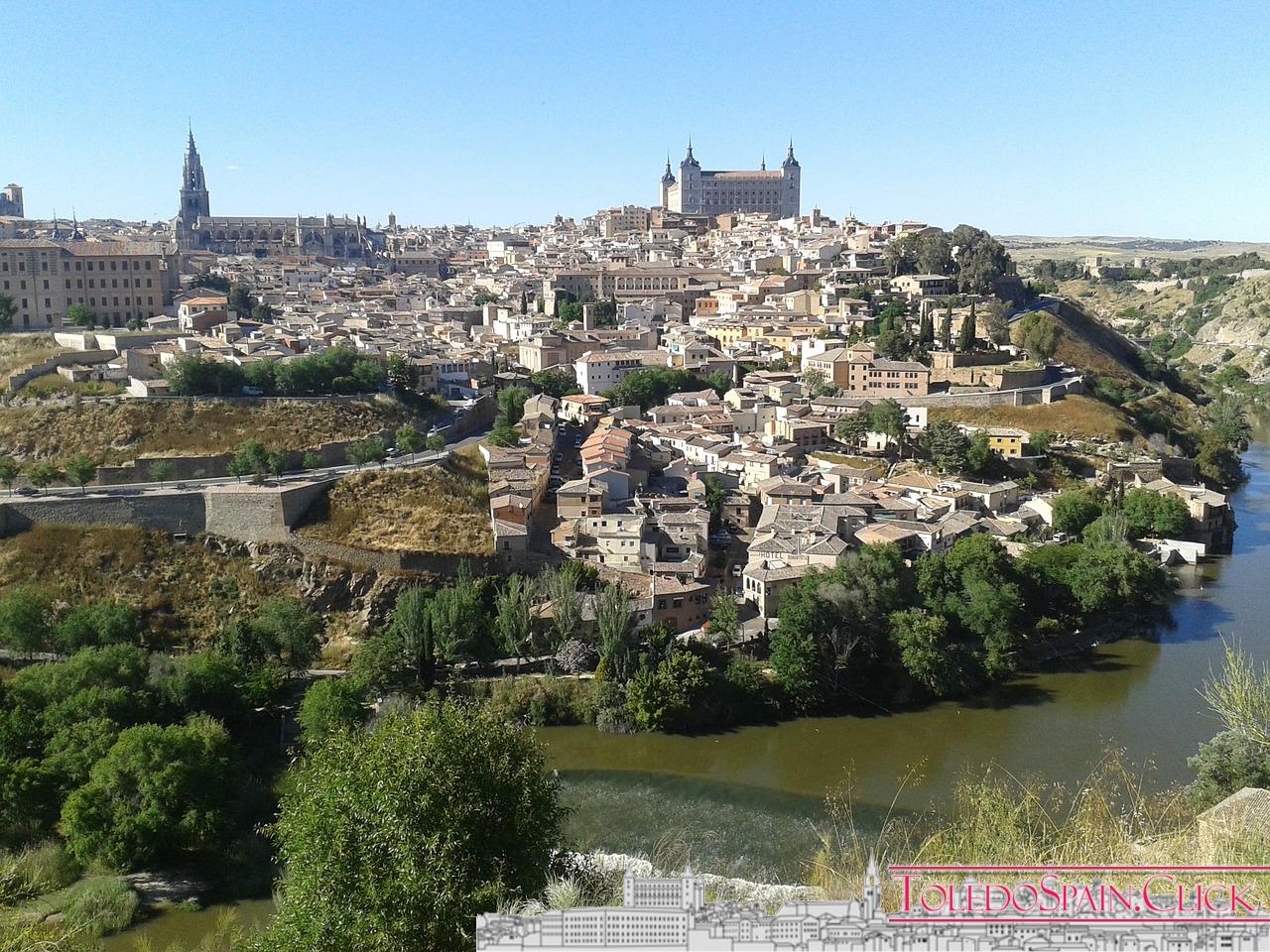 Panoramic view from El Valle de Toledo